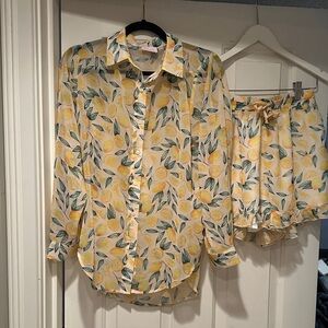 Pink Lily small Lemon Print short set. Like new